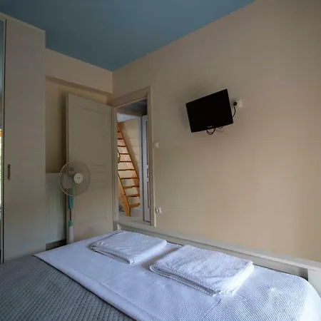 Upper Koumaros Sea View Апартаменты Гитион
